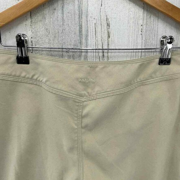 Patagonia Crop Hiking Pants Women 4 Khaki Tan Polyester Hook Loop Closure Pocket - Picture 5 of 7